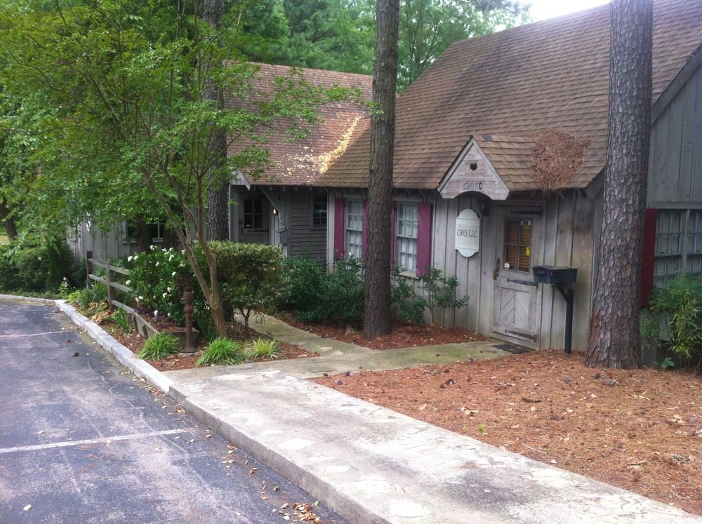 Mill Run Office Center: 5205 Oak Park Drive , Raleigh, NC 27612